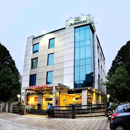 Hotel Vaishali Inn Gáziábád Kültér fotó