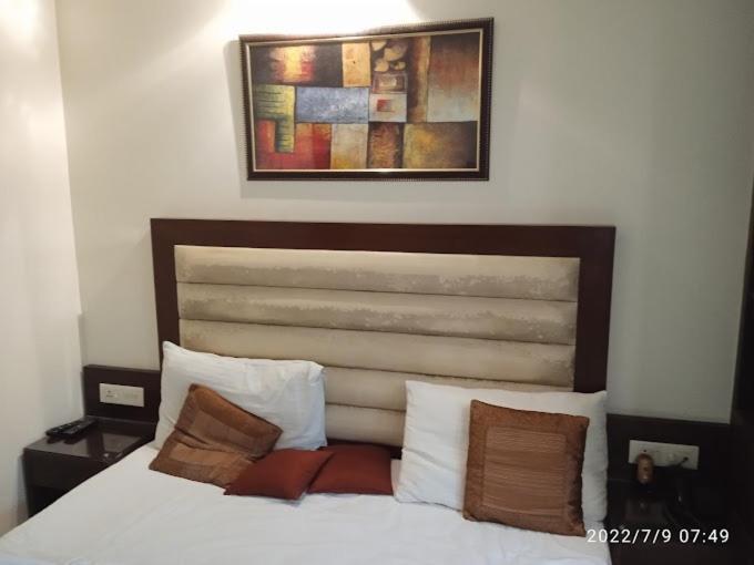 Hotel Vaishali Inn Gáziábád Kültér fotó