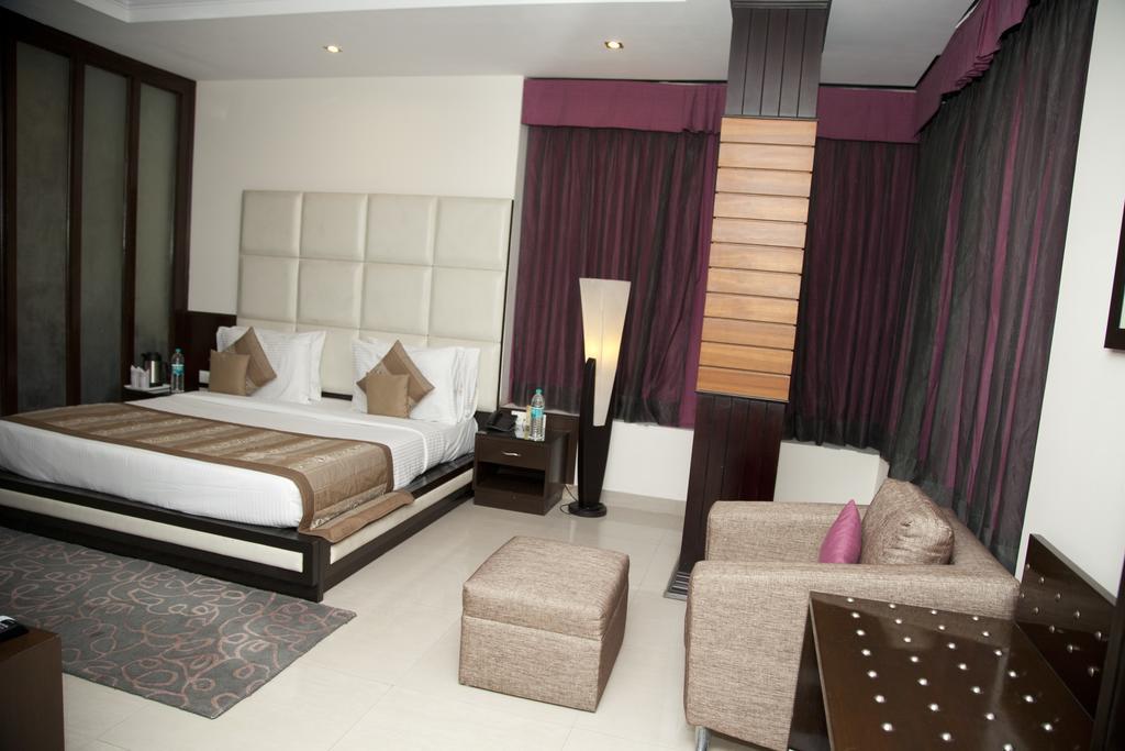 Hotel Vaishali Inn Gáziábád Kültér fotó