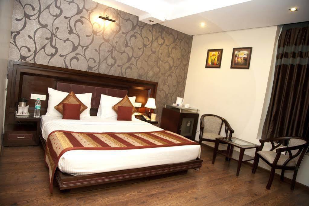 Hotel Vaishali Inn Gáziábád Kültér fotó