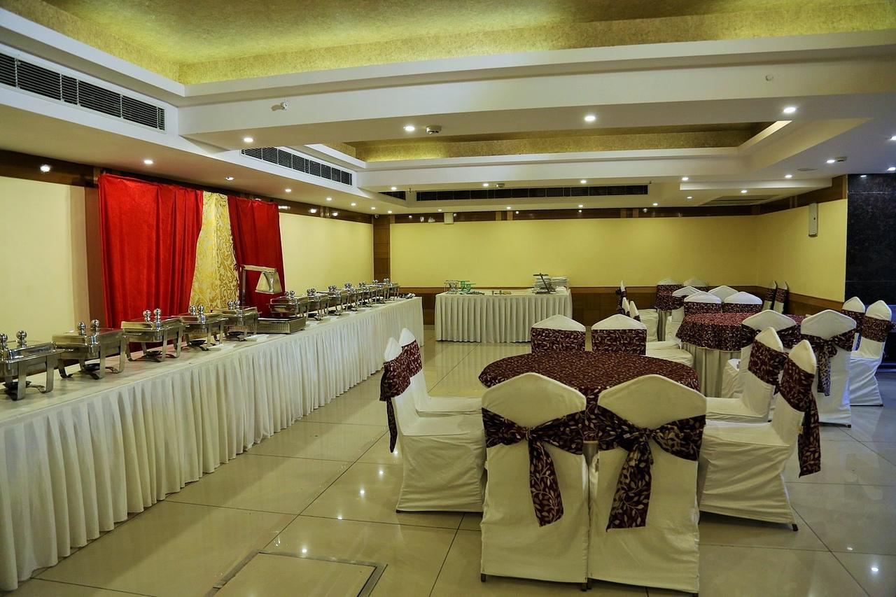 Hotel Vaishali Inn Gáziábád Kültér fotó